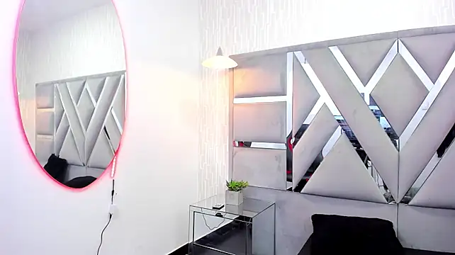 ArianaThomson stripchat live cam model