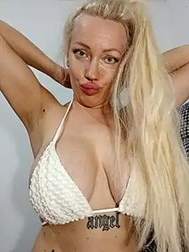 SofiaJoy stripchat live cam model