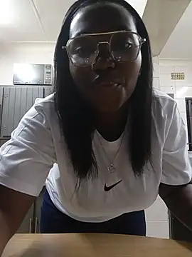 EbonyBabe020 stripchat live cam model