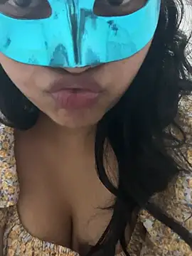 OOH_LAILA stripchat live cam model