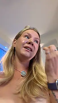 teasecake stripchat live cam model