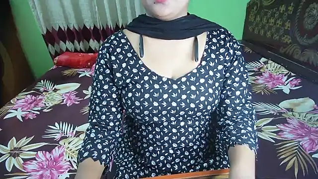BengaliQueenStar stripchat live cam model