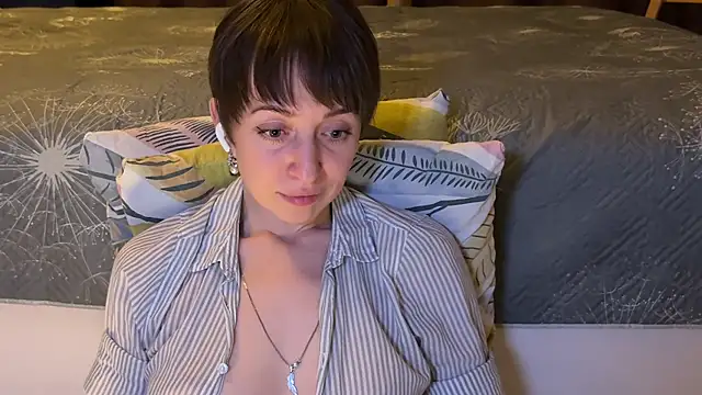 daniellia_ stripchat live cam model