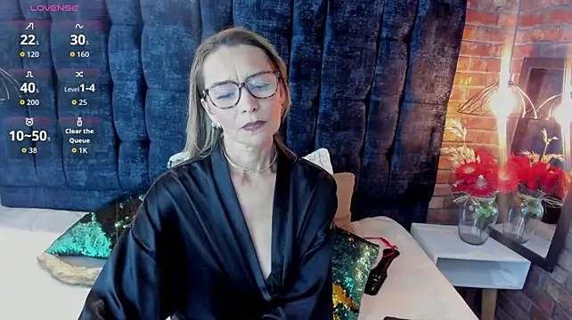 Issa_Milf__ stripchat live cam model