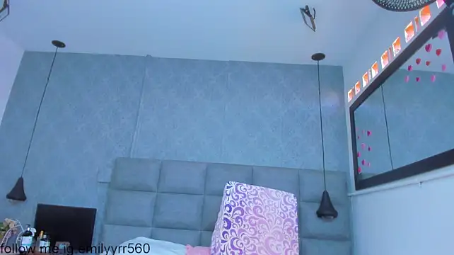 emilyy_r stripchat live cam model