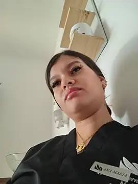 Arimonroee stripchat live cam model