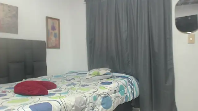 Doll_rihana stripchat live cam model
