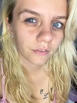 darknaavii stripchat live cam model