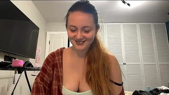 AttiringHallmark stripchat live cam model