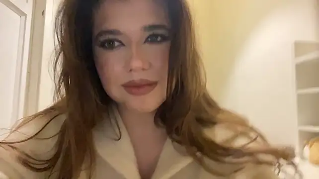 TildaKauble stripchat live cam model