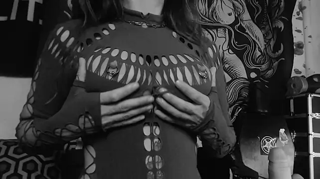Silentmary stripchat live cam model