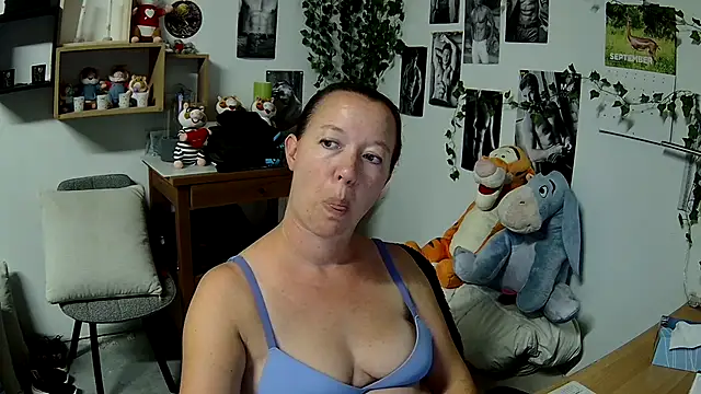AnyaKrey@xh stripchat live cam model