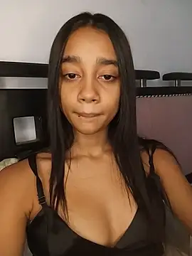 Zoe_Sweett18 stripchat live cam model