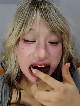 SikX1112 stripchat live cam model