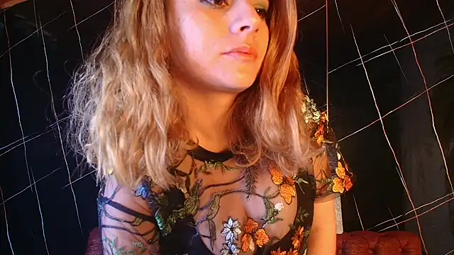 kassandra_james stripchat live cam model