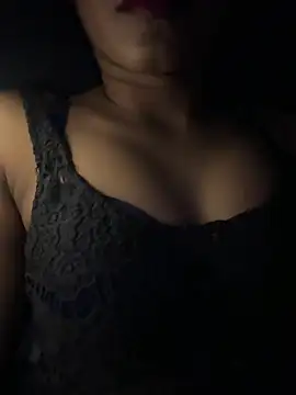 Isha_Bebo stripchat live cam model