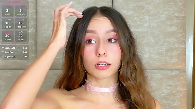 Sarah-Grace stripchat live cam model