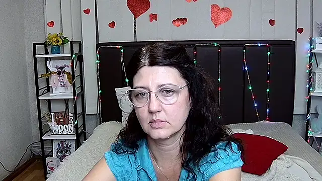 RoseHille stripchat live cam model