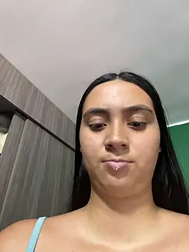 karlitagom stripchat live cam model