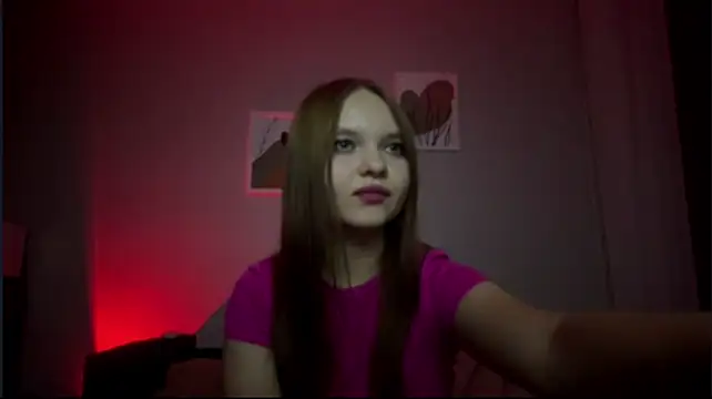 Frostyylina stripchat live cam model