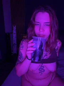 Nora-love stripchat live cam model