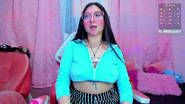 lucy_neil stripchat live cam model