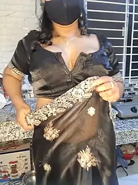 Bristy--- stripchat live cam model