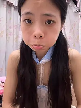 Louli-TT stripchat live cam model