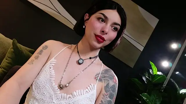 LetisiaRocks stripchat live cam model