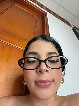 ArieliciousXXX stripchat live cam model
