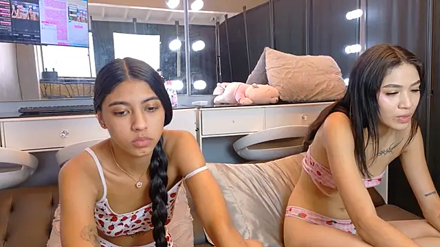 velvetmia68 stripchat live cam model