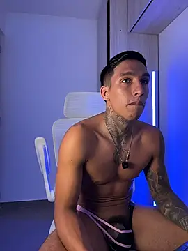 sendfer stripchat live cam model