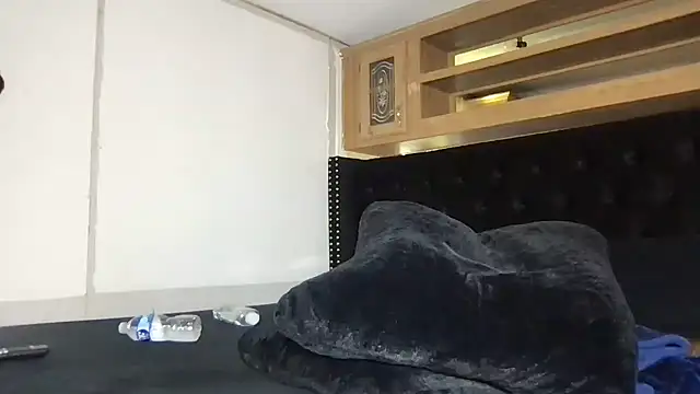 SeductiveMiahBrown stripchat live cam model