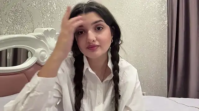 IzzabelSun stripchat live cam model