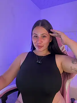 Ivonny_Goldie stripchat live cam model