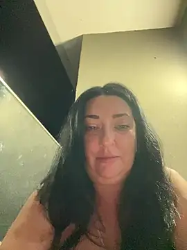ksuha11 stripchat live cam model