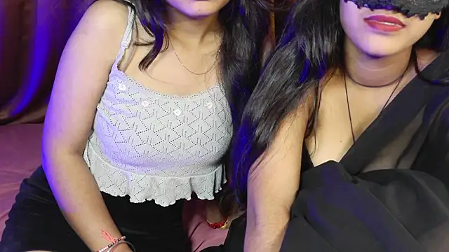 Awesome_Riya stripchat live cam model