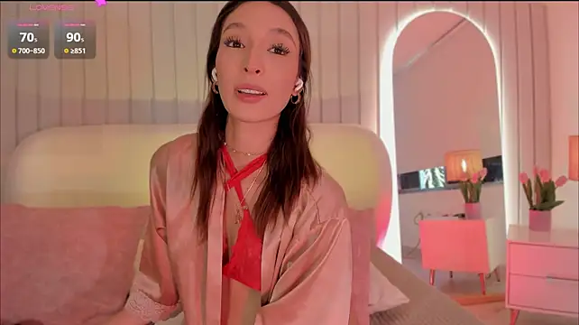 Megan-holly stripchat live cam model
