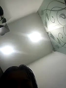 Sharolq stripchat live cam model