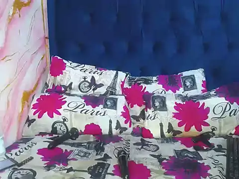 DarkCherryx stripchat live cam model