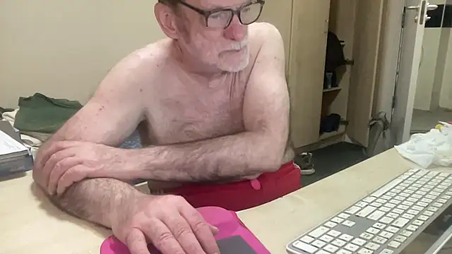 coach-karl stripchat live cam model