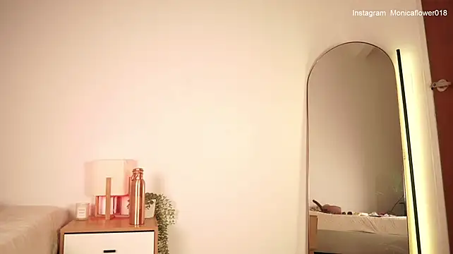 monicaflowerr stripchat live cam model
