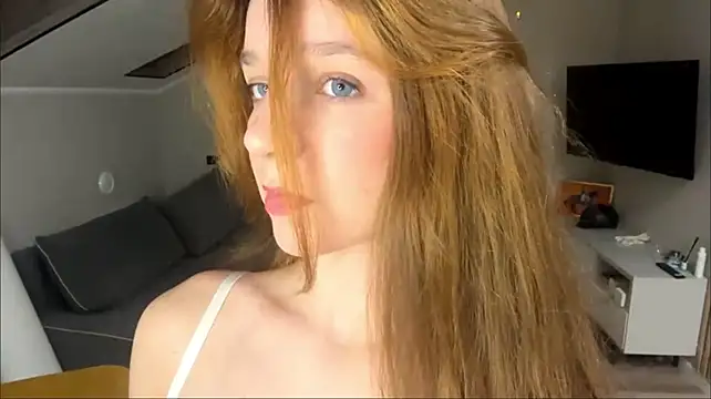 Kissme_Kira stripchat live cam model