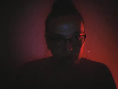 shinycream stripchat live cam model