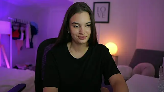 MooningKatee stripchat live cam model