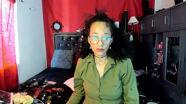 AmelieMartinez stripchat live cam model