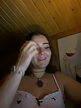 mewKate stripchat live cam model
