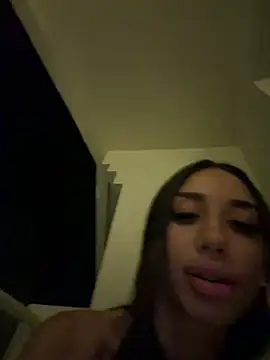 BlueEyes_BB stripchat live cam model