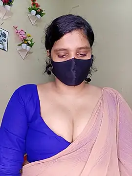 Rose-luckey stripchat live cam model