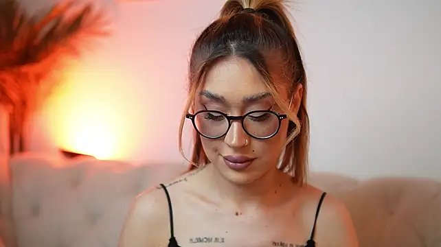 AileenKiss stripchat live cam model